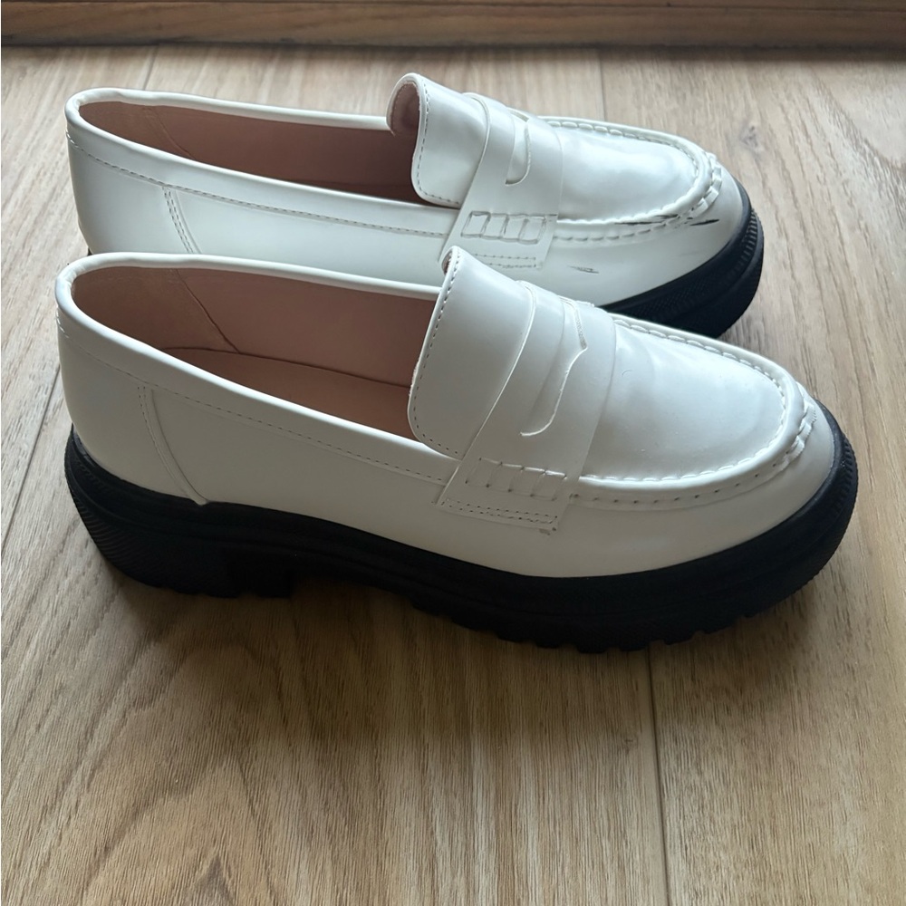 Gemialle - Women’s Platform Slip on Penny Loafers - Size 6.5 - Black & White - Picture 3 of 9